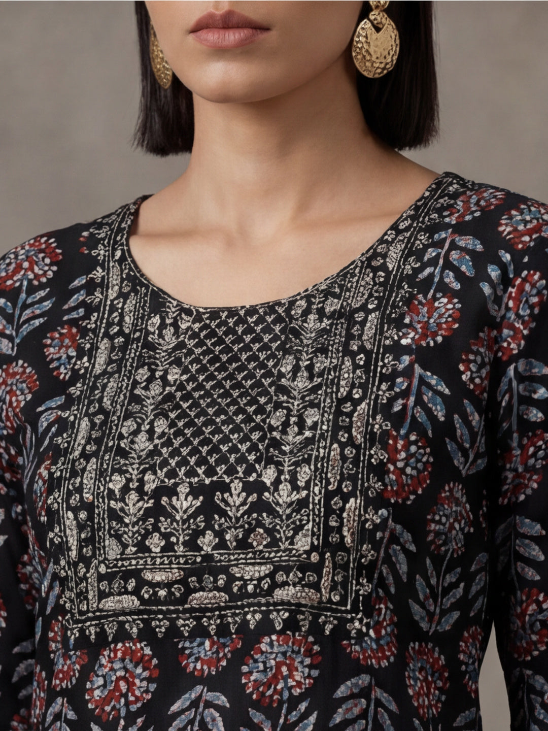 Floral Embroidered Straight Kurta