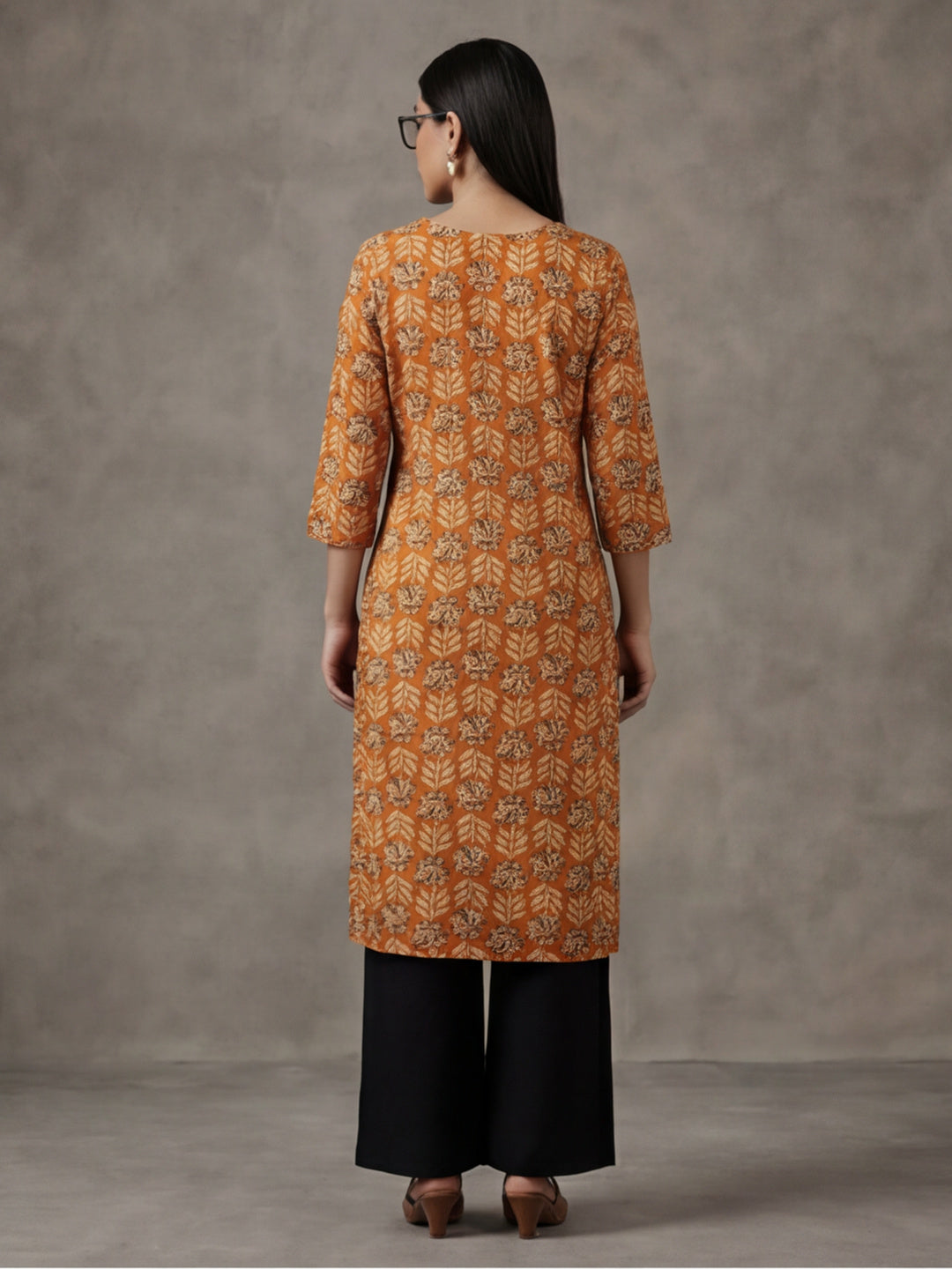 Floral Embroidered Straight Kurta