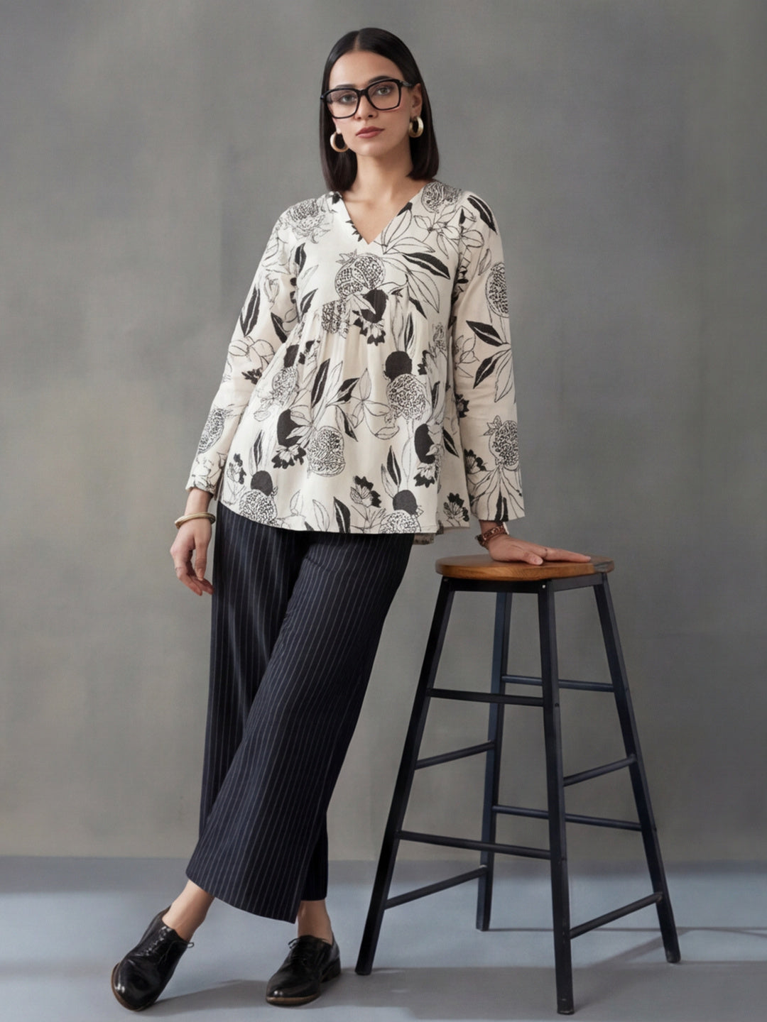 Printed Cotton Blend V-Neck Kurti