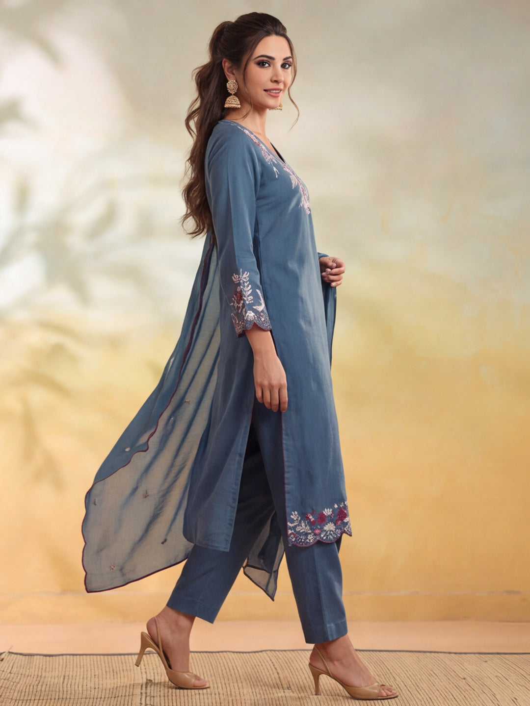 Women Floral Embroidery Grey Kurta Set with Dupatta