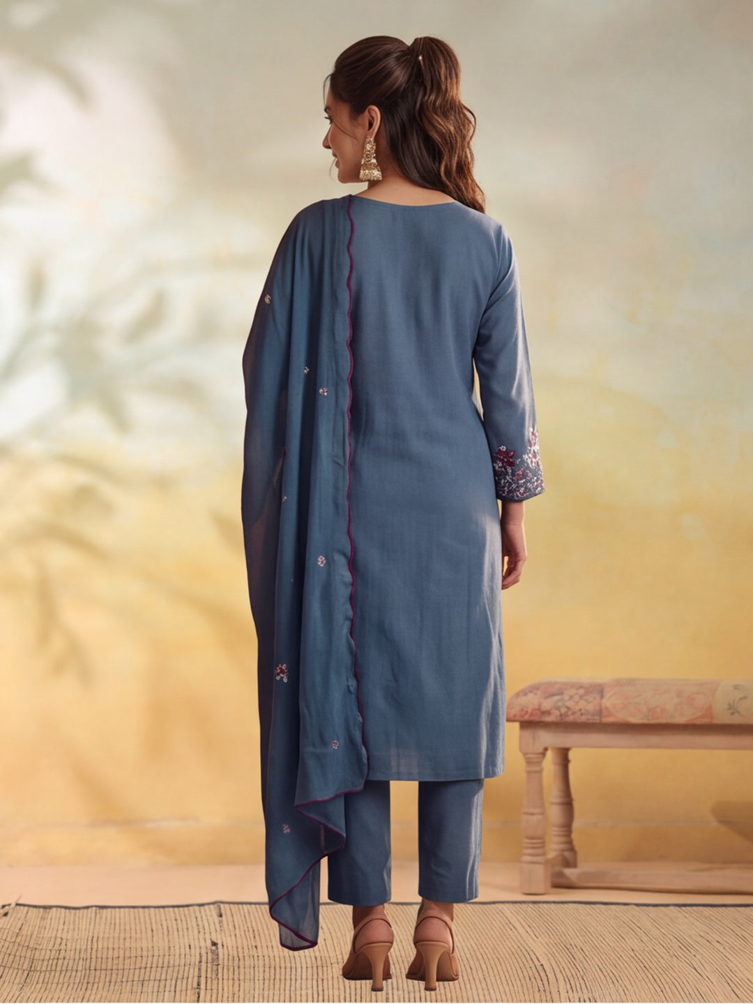 Women Floral Embroidery Grey Kurta Set with Dupatta