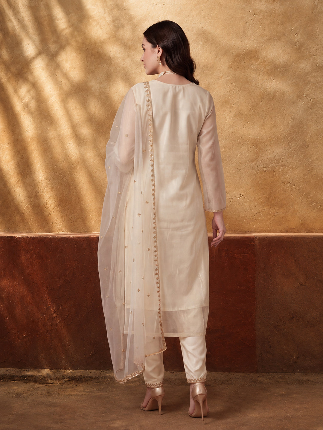 Women's Off White Heavy Embroidered Kurta Set with Organza Dupatta | Festive Ethnic Wear