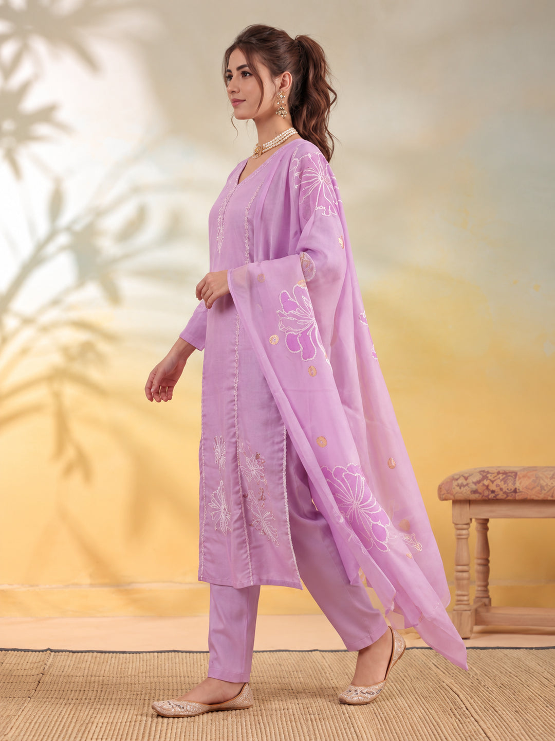 Women Floral Embroidery Lavender Kurta Set with Dupatta