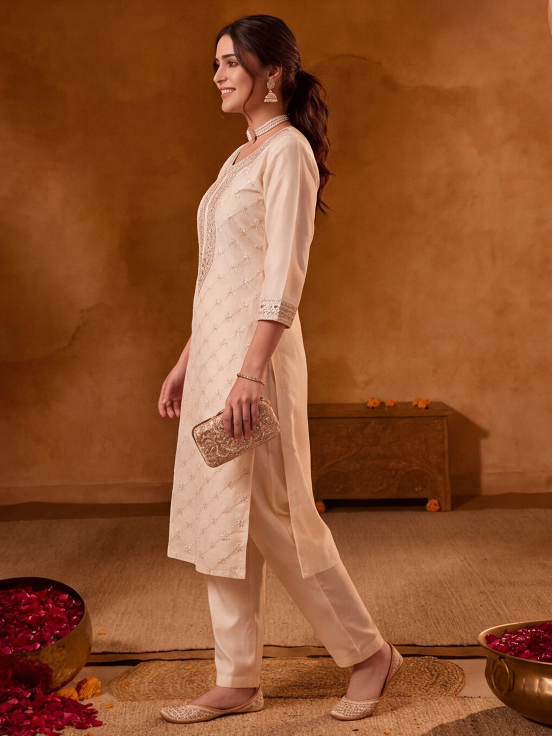 Women Embroidery Off White Kurta Set with Dupatta