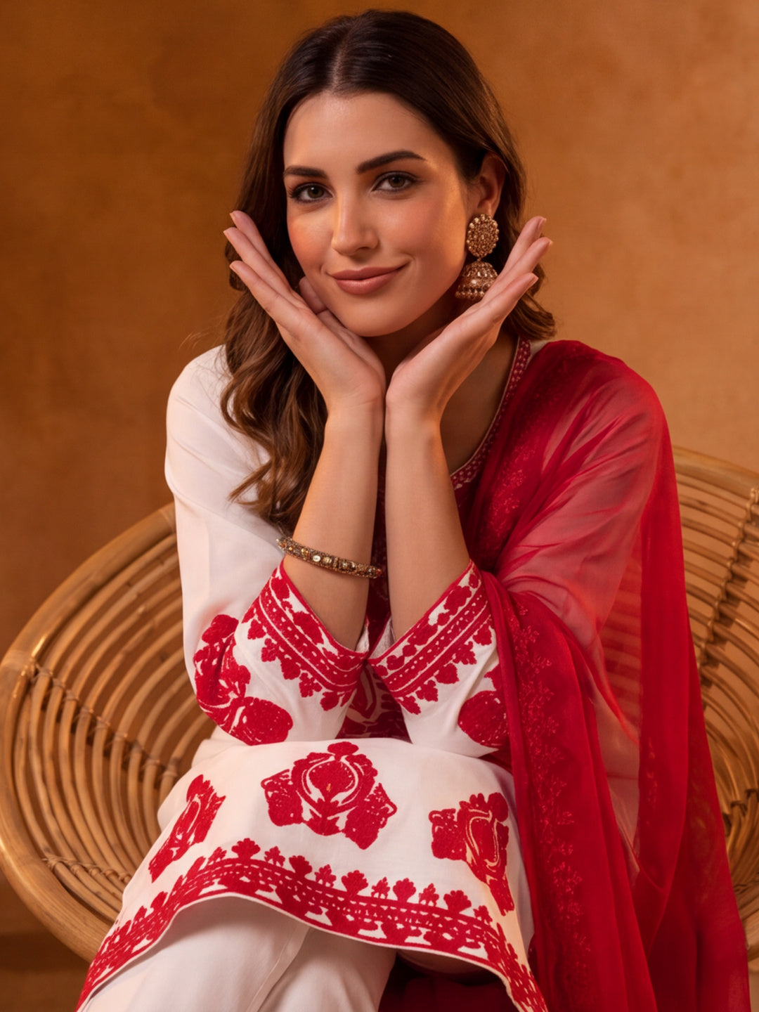 Women Embroidery Off White Kurta Set with Dupatta