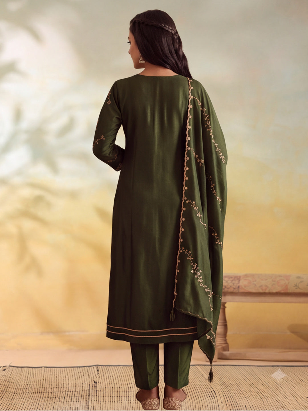 Women Embroidery Mehndi Green Kurta Set with Dupatta