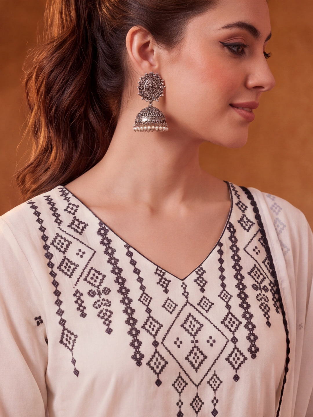 Women Embroidery White Kurta Set with Dupatta