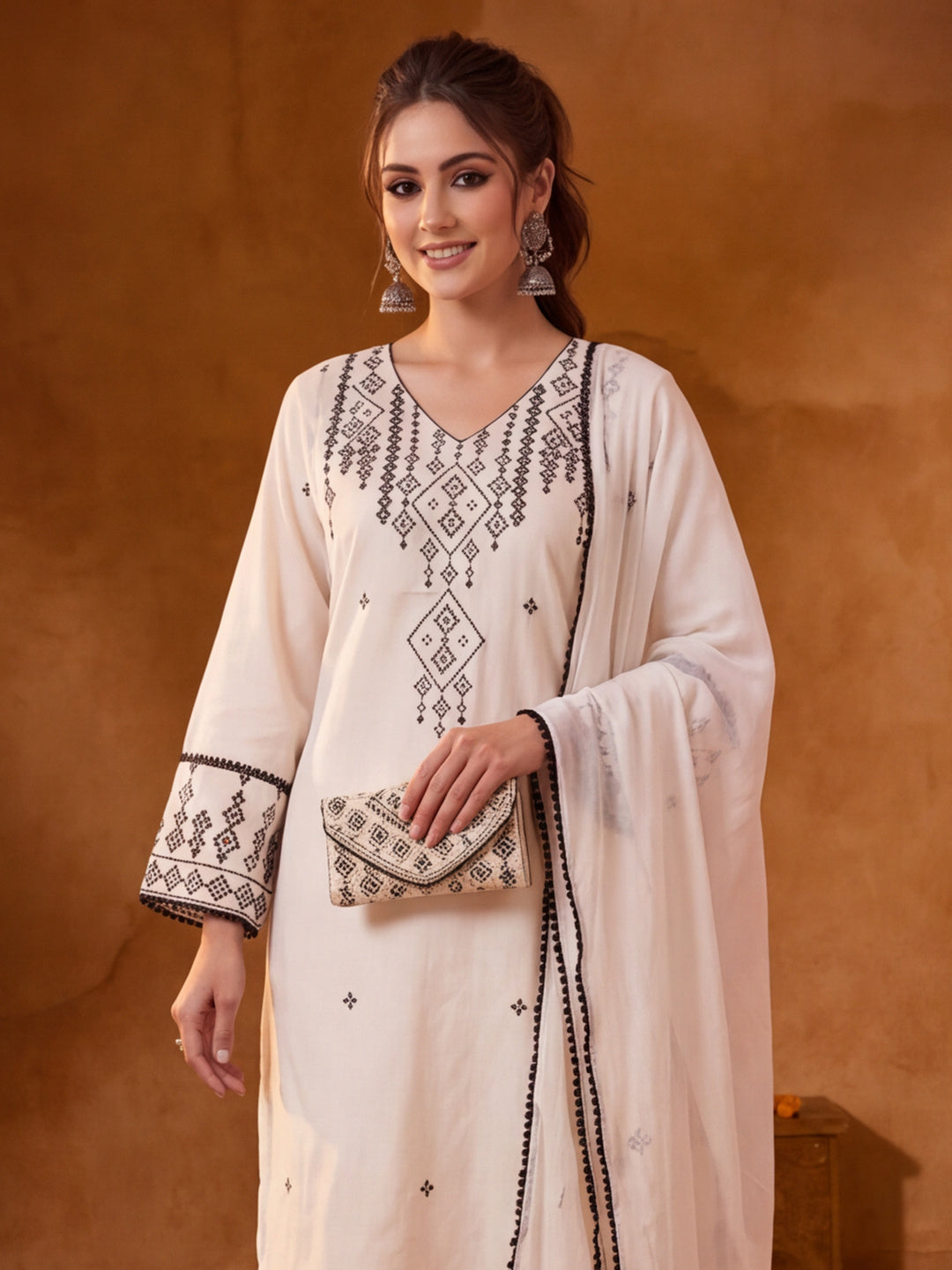 Women Embroidery White Kurta Set with Dupatta