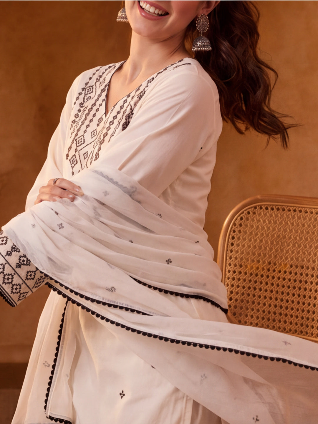 Women Embroidery White Kurta Set with Dupatta