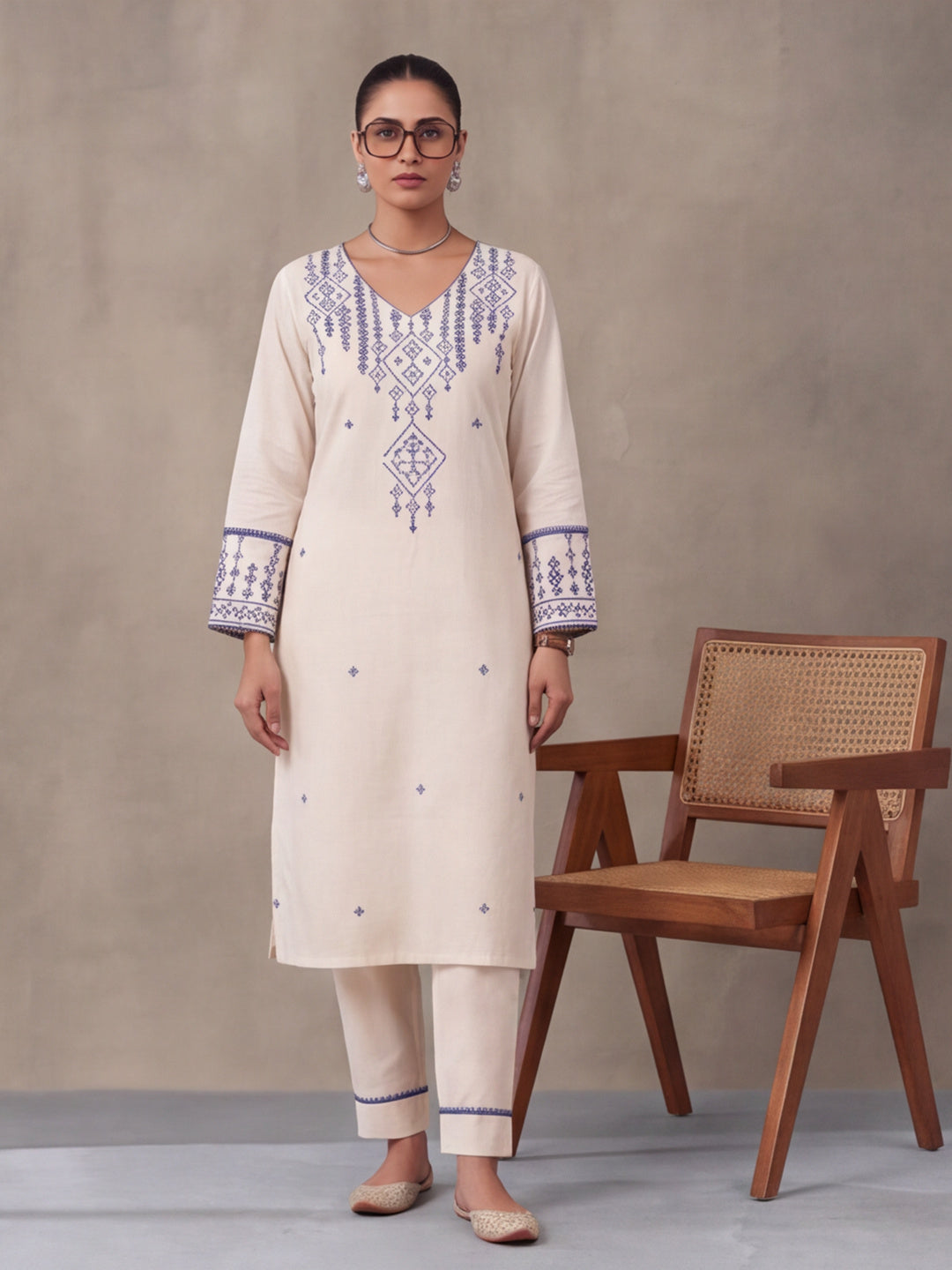 Women Embroidery White Kurta Set with Dupatta