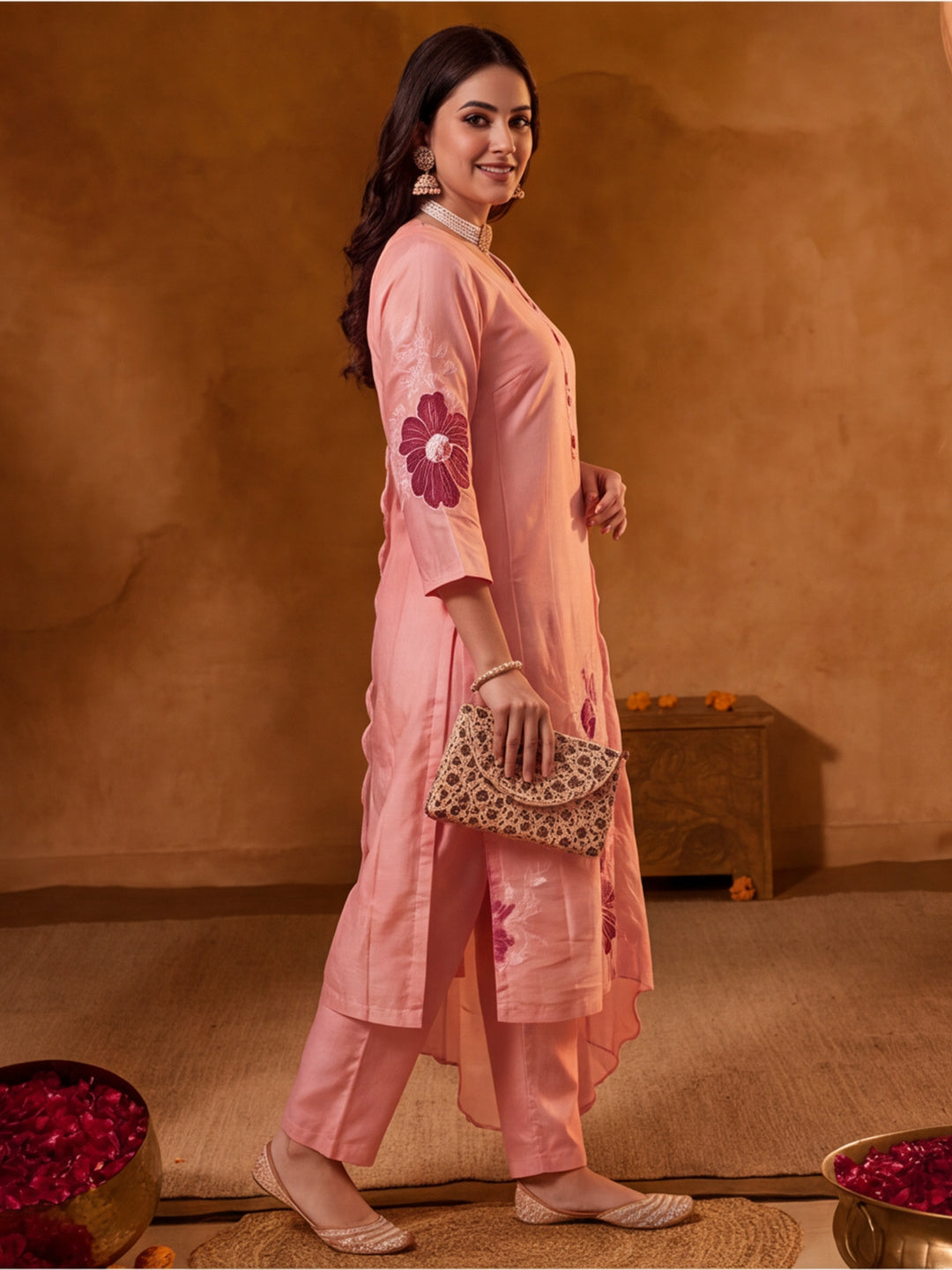 Women Floral Embroidery Peach Kurta Set with Dupatta