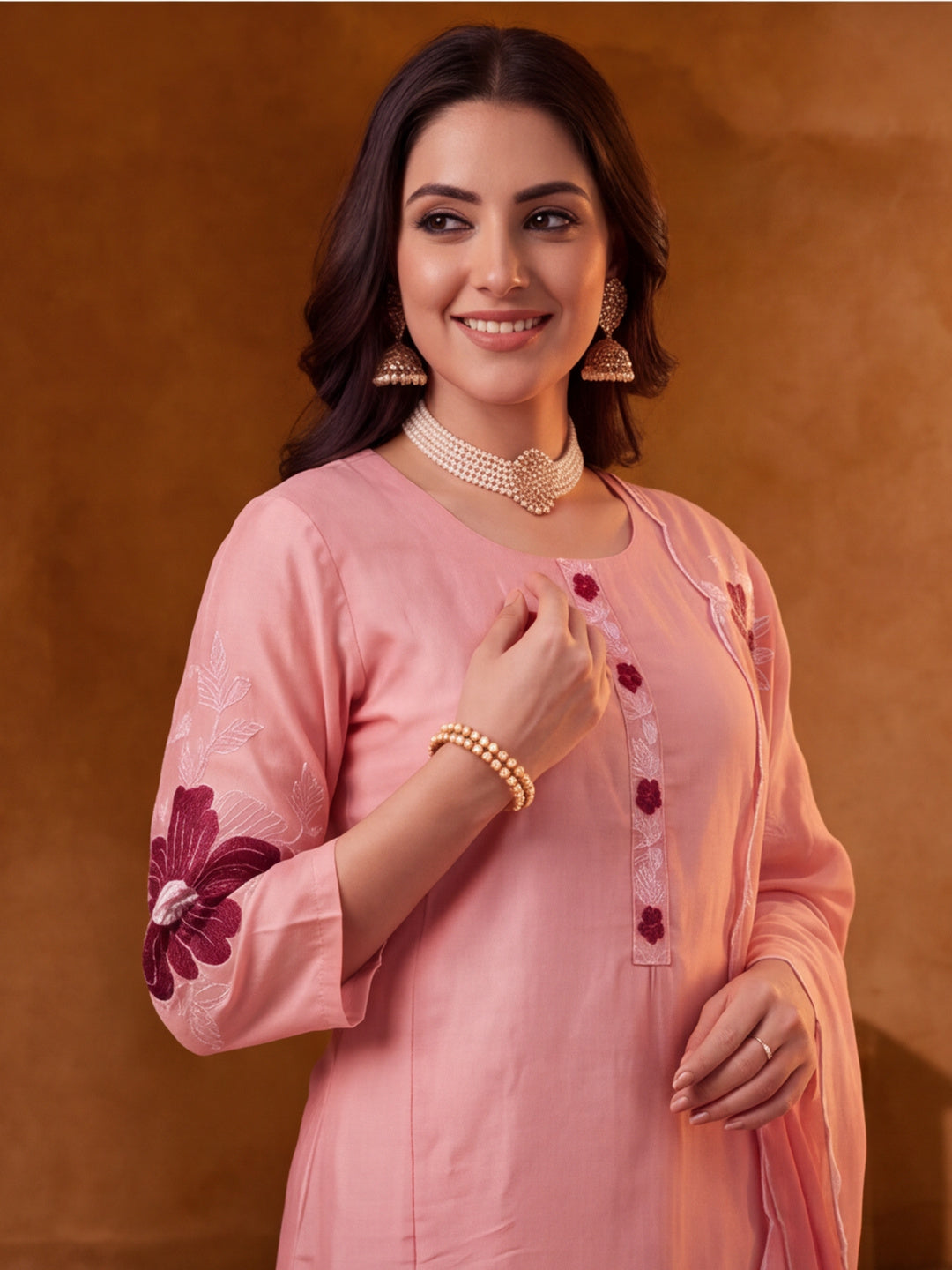 Women Floral Embroidery Peach Kurta Set with Dupatta