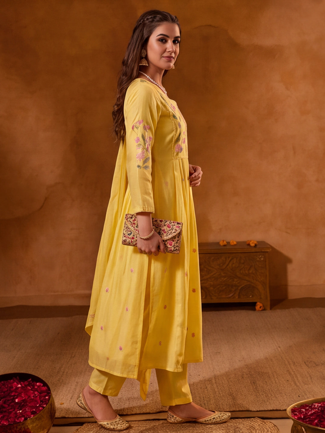 Women Floral Embroidery Yellow Kurta Set with Dupatta