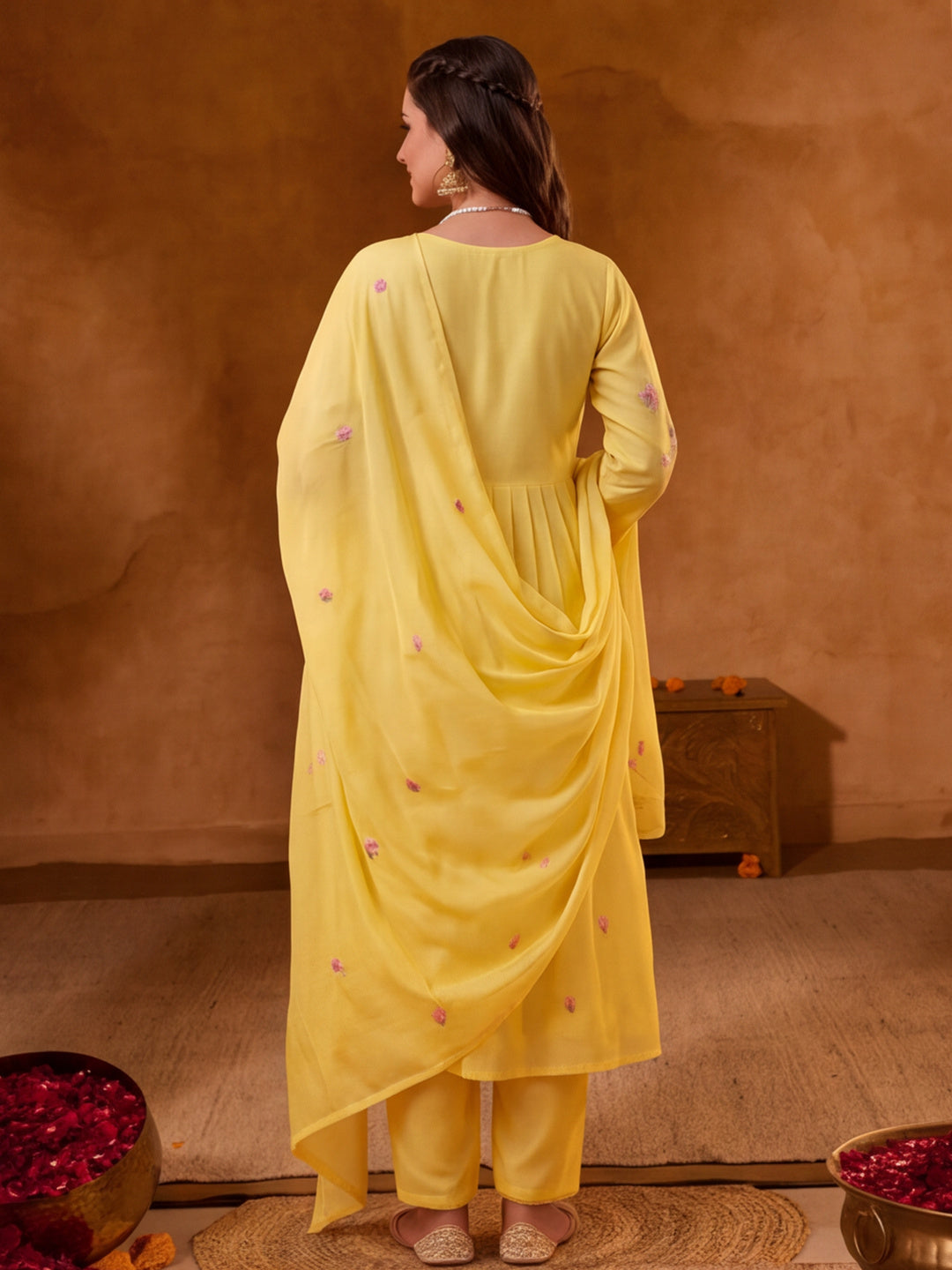Women Floral Embroidery Yellow Kurta Set with Dupatta