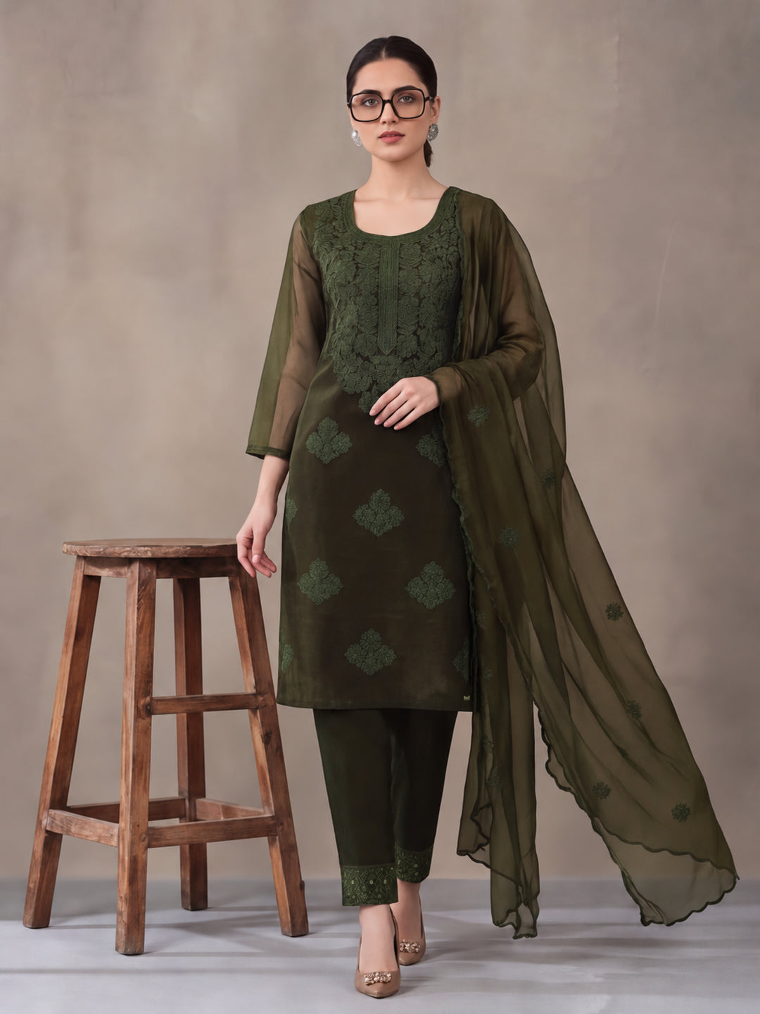 Women's Green Embroidered Organza Kurta Set with Dupatta | Straight Ethnic Festive Wear Suit