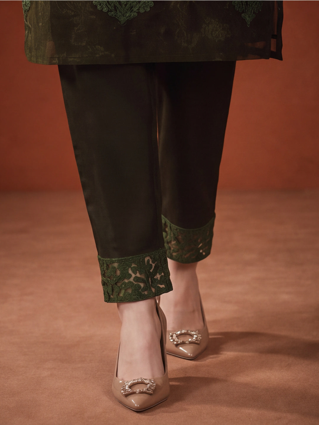 Women's Green Embroidered Organza Kurta Set with Dupatta | Straight Ethnic Festive Wear Suit