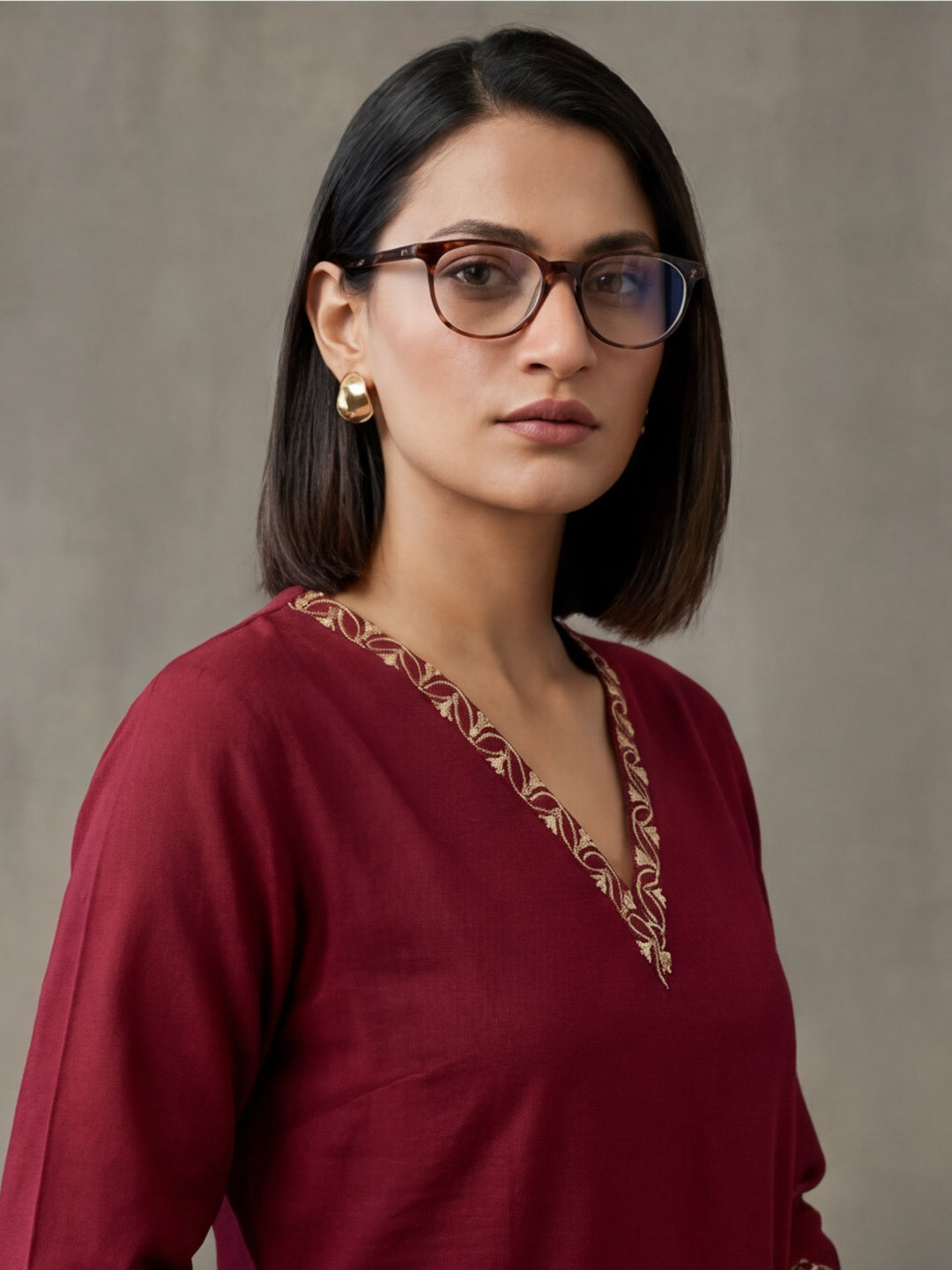 Women's V-Neck Printed Straight Three-Quarter Sleeves Cotton Short Kurti