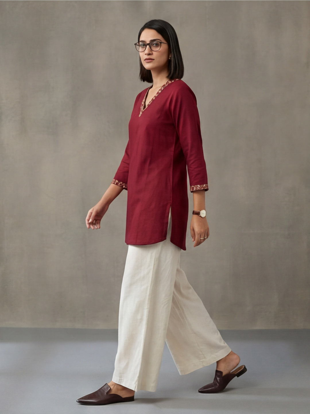 Women's V-Neck Printed Straight Three-Quarter Sleeves Cotton Short Kurti