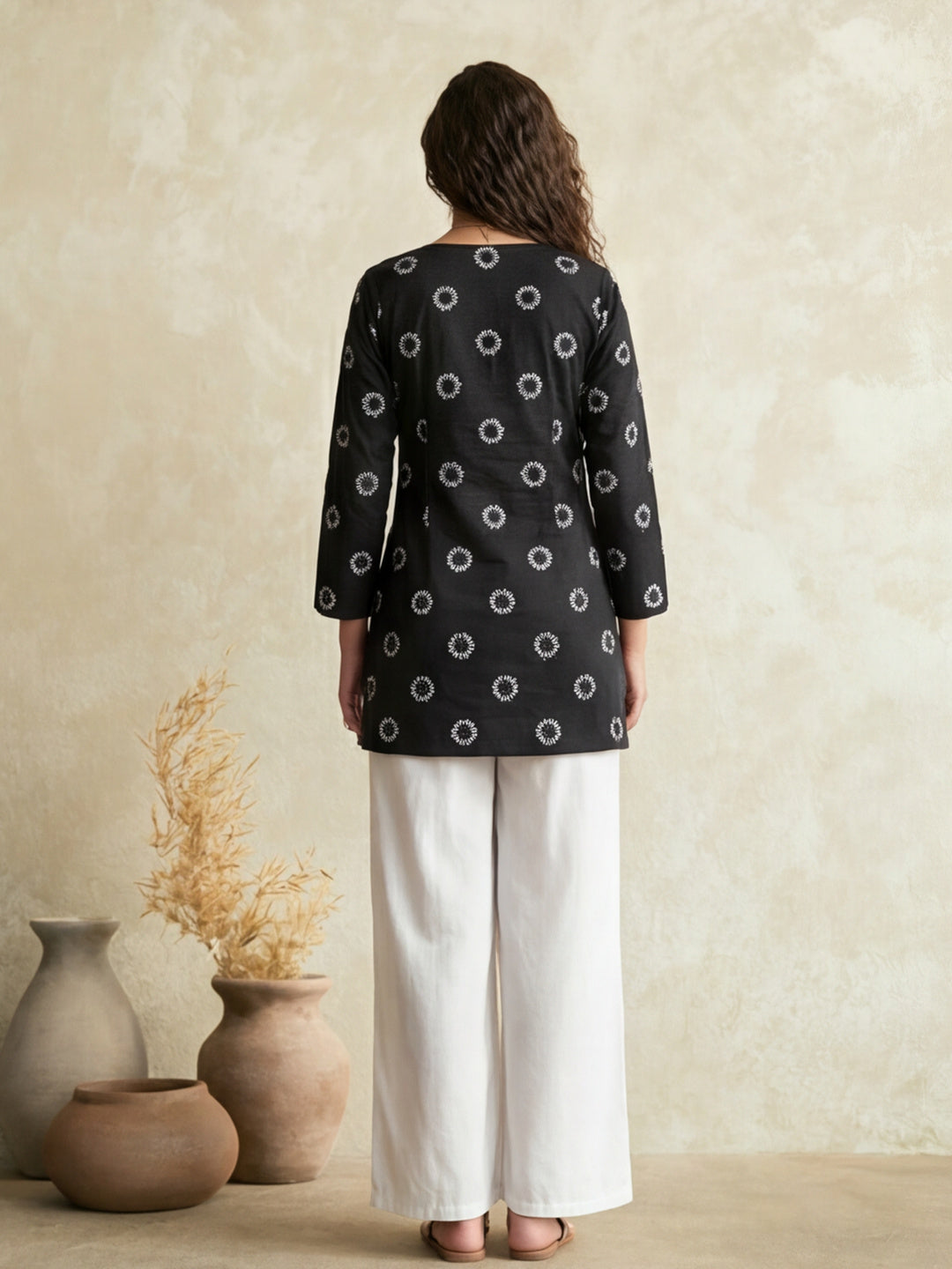Women's V-Neck Printed Straight Three-Quarter Sleeves Cotton Short Kurti