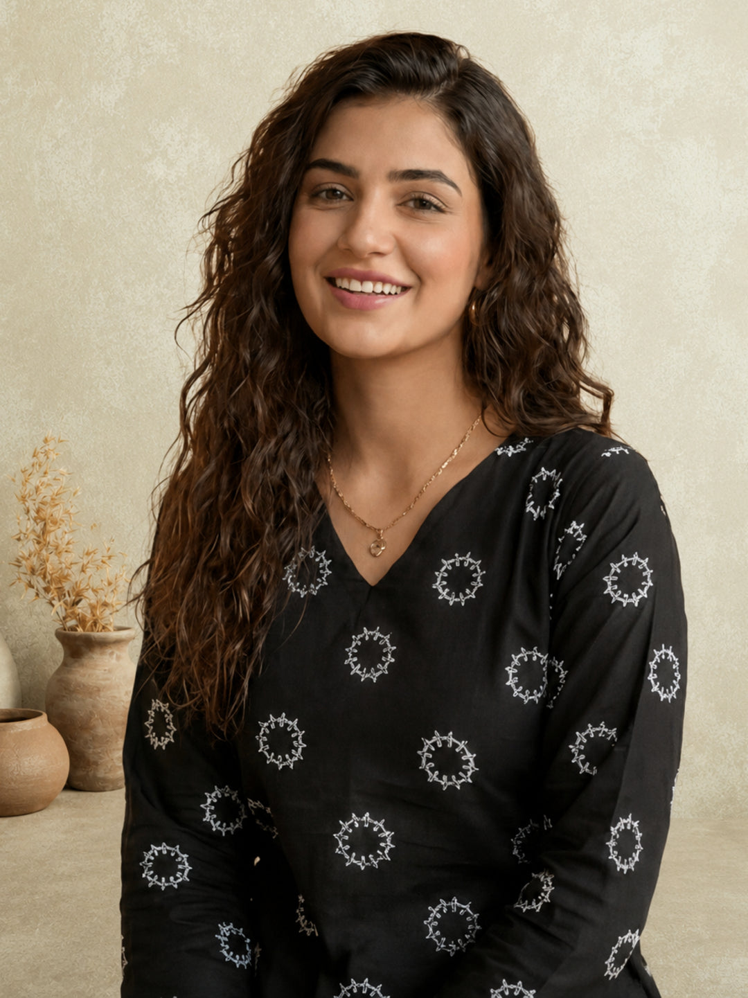 Women's V-Neck Printed Straight Three-Quarter Sleeves Cotton Short Kurti