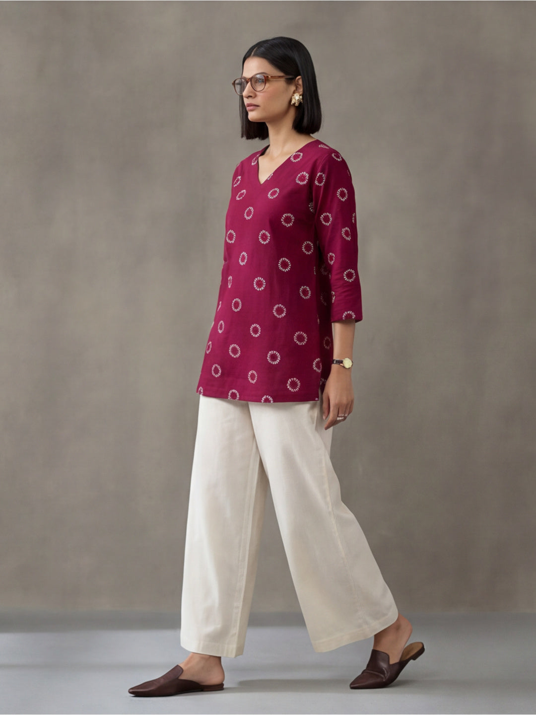 Women's V-Neck Printed Straight Three-Quarter Sleeves Cotton Short Kurti