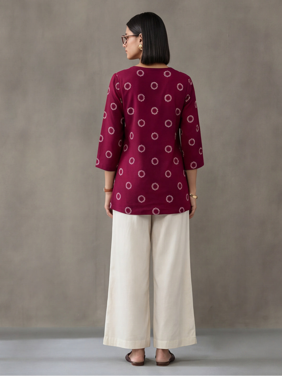 Women's V-Neck Printed Straight Three-Quarter Sleeves Cotton Short Kurti