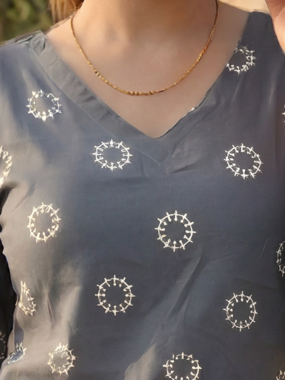 Women's V-Neck Printed Straight Three-Quarter Sleeves Cotton Short Kurti
