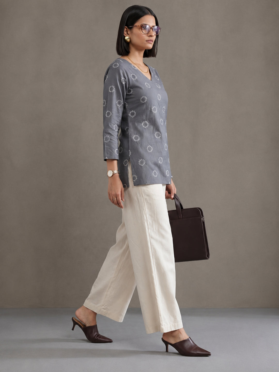 Women's V-Neck Printed Straight Three-Quarter Sleeves Cotton Short Kurti