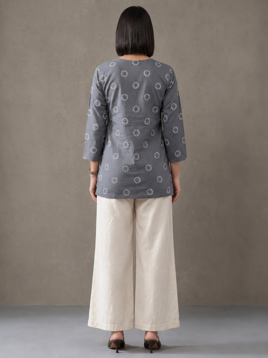 Women's V-Neck Printed Straight Three-Quarter Sleeves Cotton Short Kurti