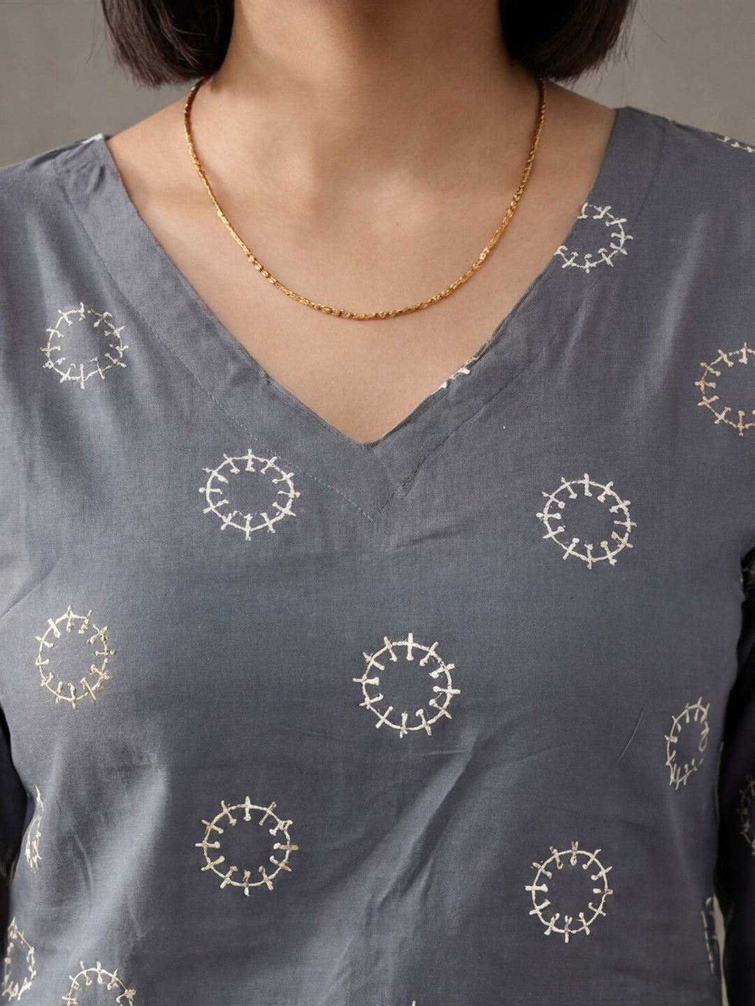 Women's V-Neck Printed Straight Three-Quarter Sleeves Cotton Short Kurti