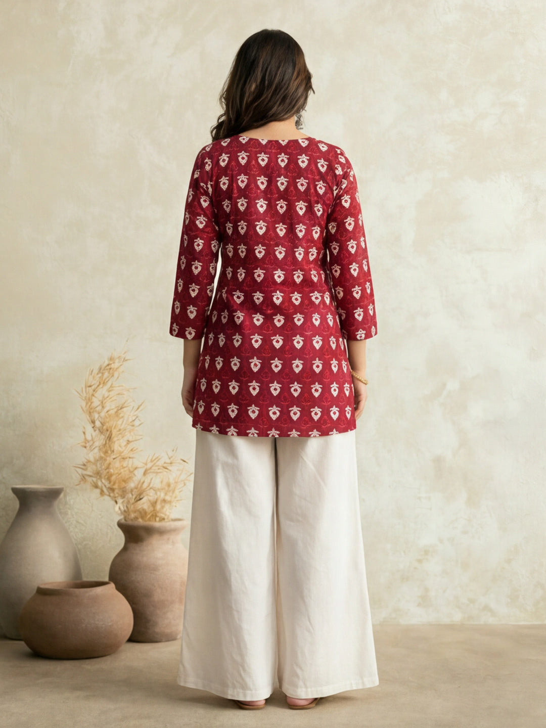 Women's V-Neck Printed Straight Three-Quarter Sleeves Cotton Short Kurti