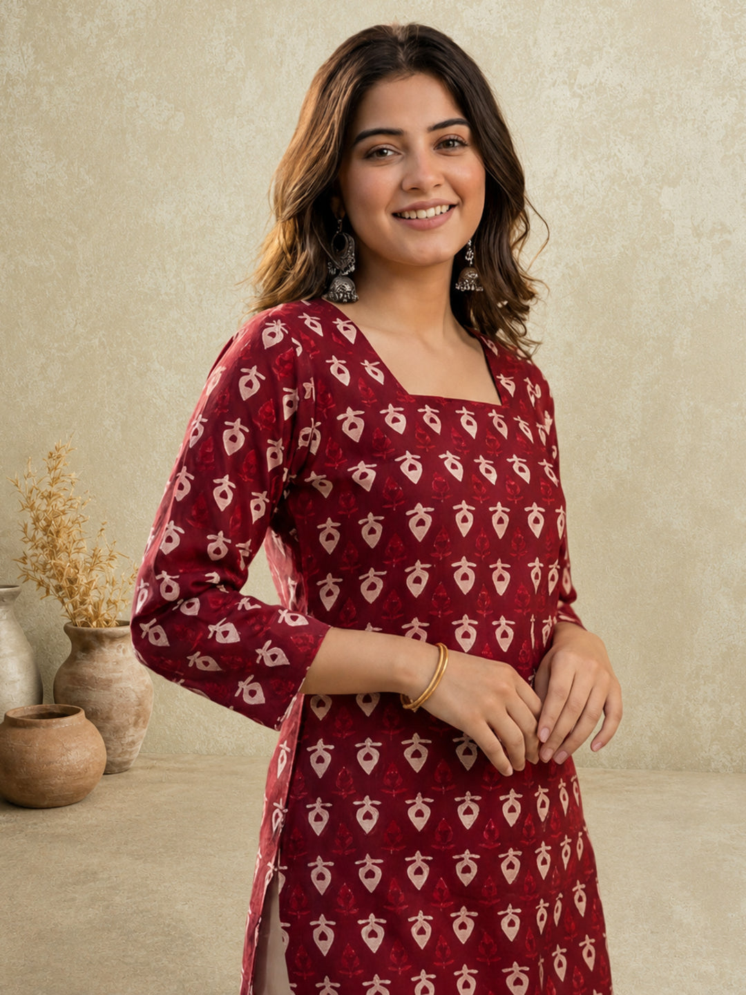 Women's V-Neck Printed Straight Three-Quarter Sleeves Cotton Short Kurti
