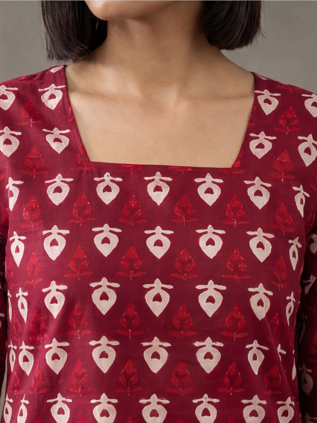 Women's V-Neck Printed Straight Three-Quarter Sleeves Cotton Short Kurti