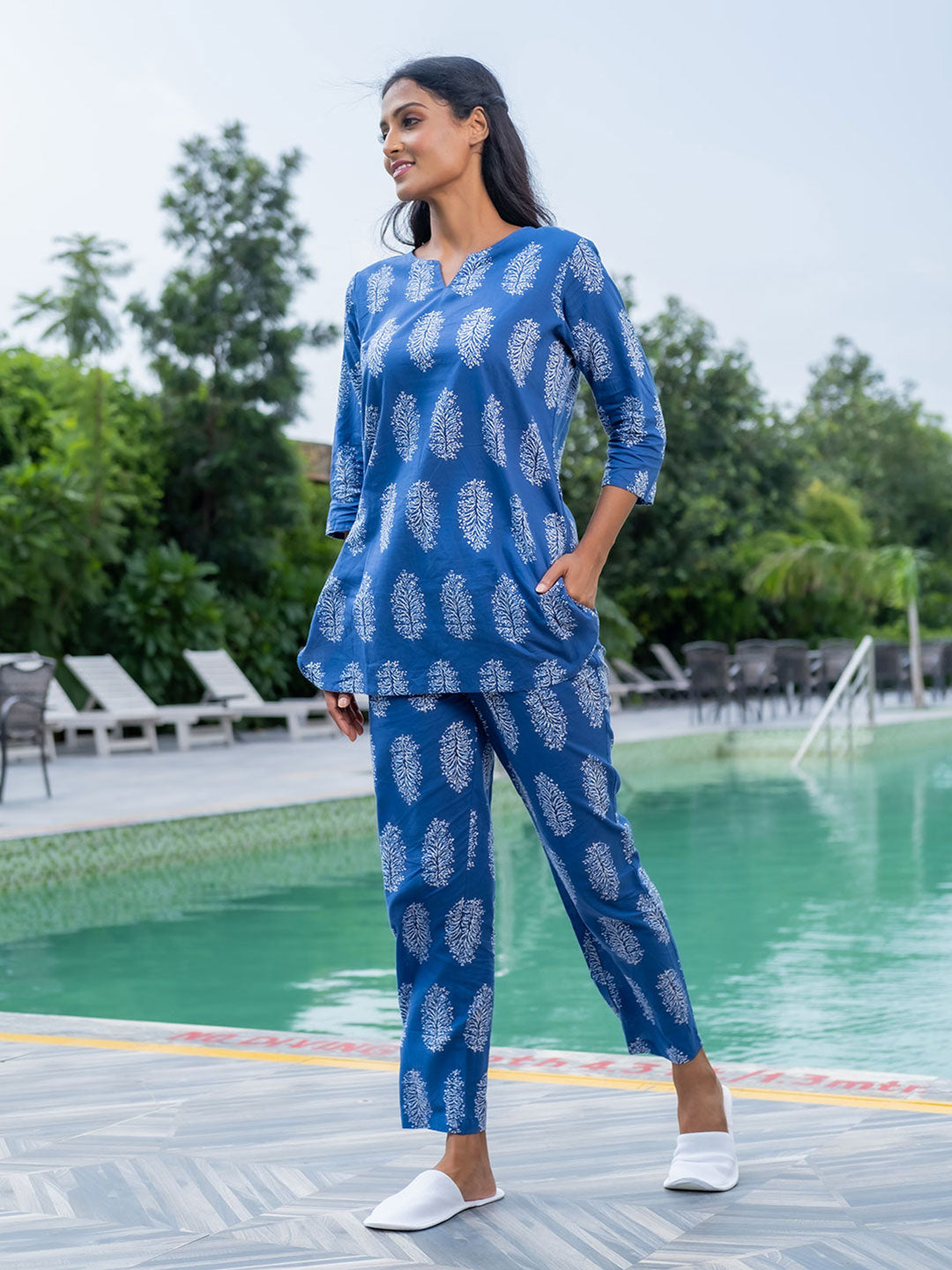 Blue & White Ethnic Printed Straight Cotton Sleepwear