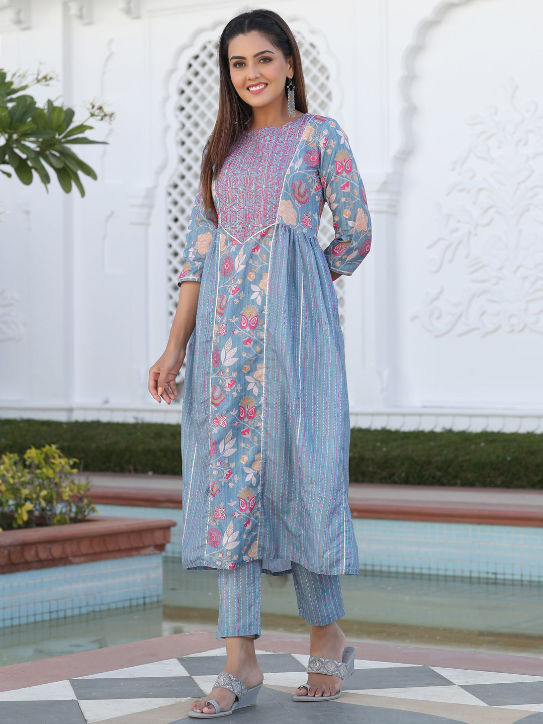 A Grey Printed Muslin Kurta With Yoke And Grey Printed Muslin Pants