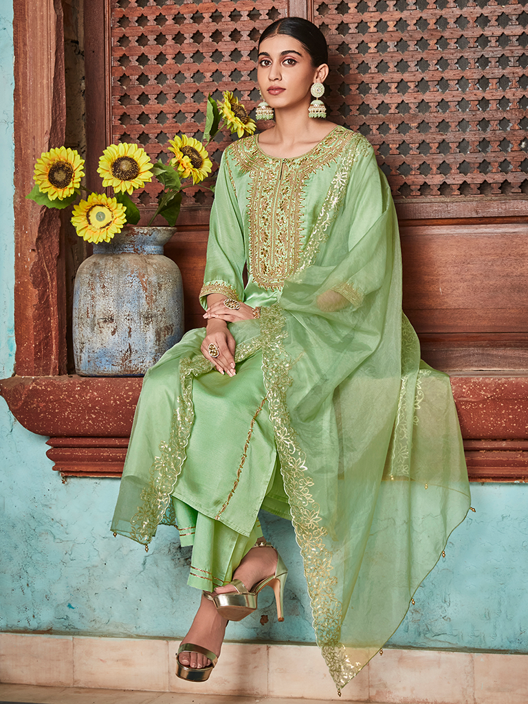 Green Embellished Silk Kurta With Silk Blend Pants And Net Embellished