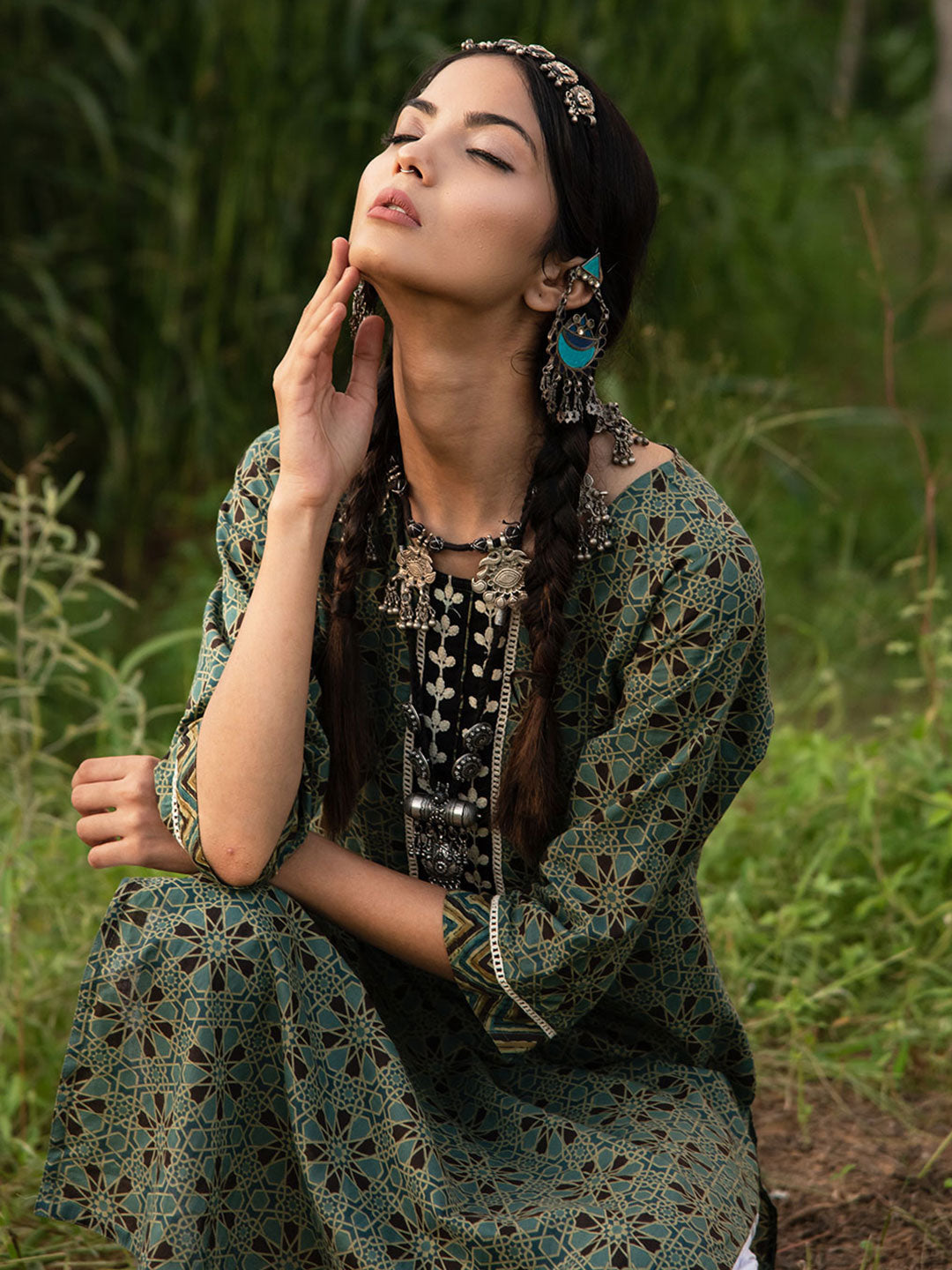 Green & Black Ethnic Motifs Printed Straight Cotton Kurta With Pants