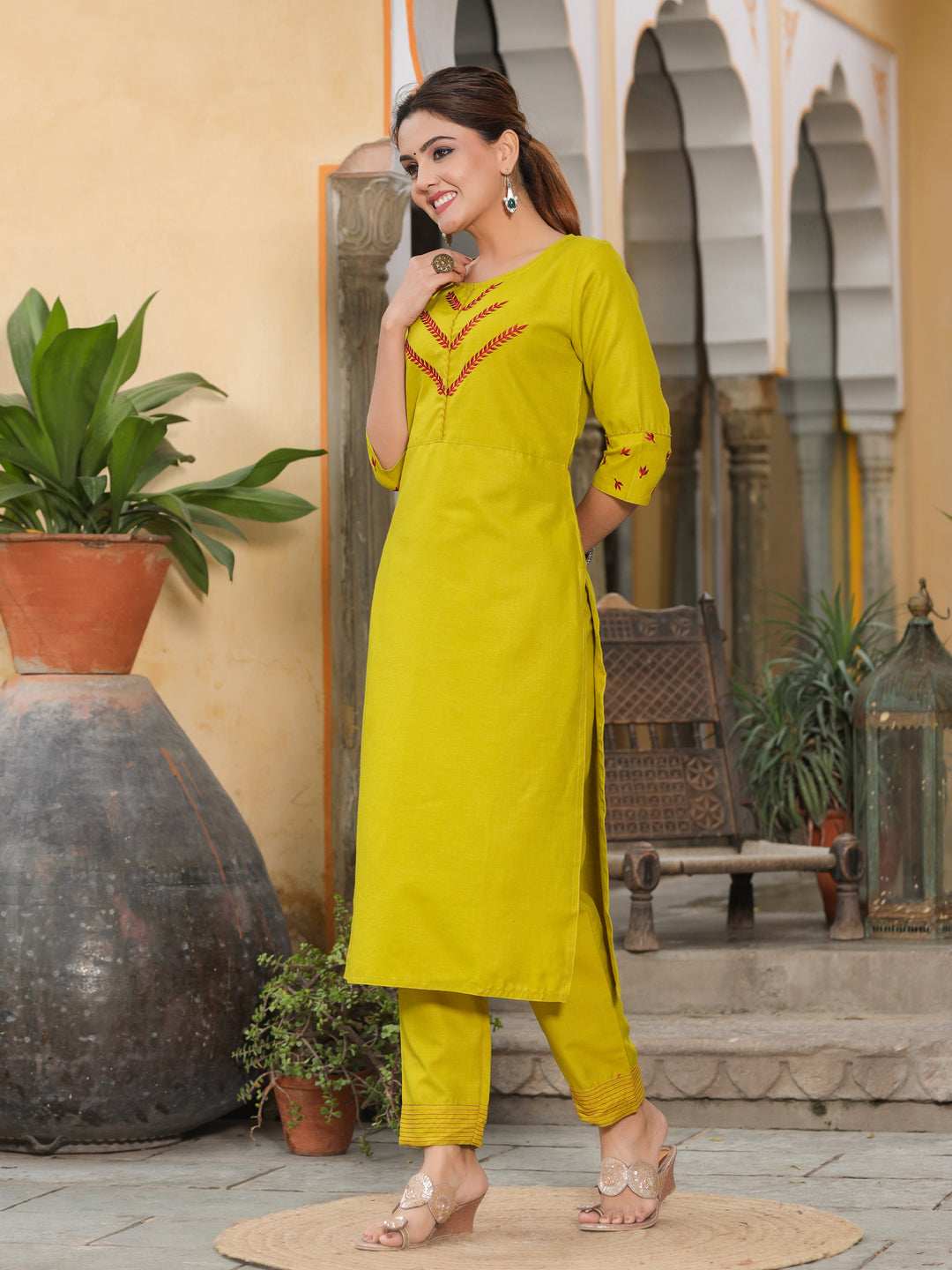 Green Solid Straight Rayon Blend Kurta With Palazzos