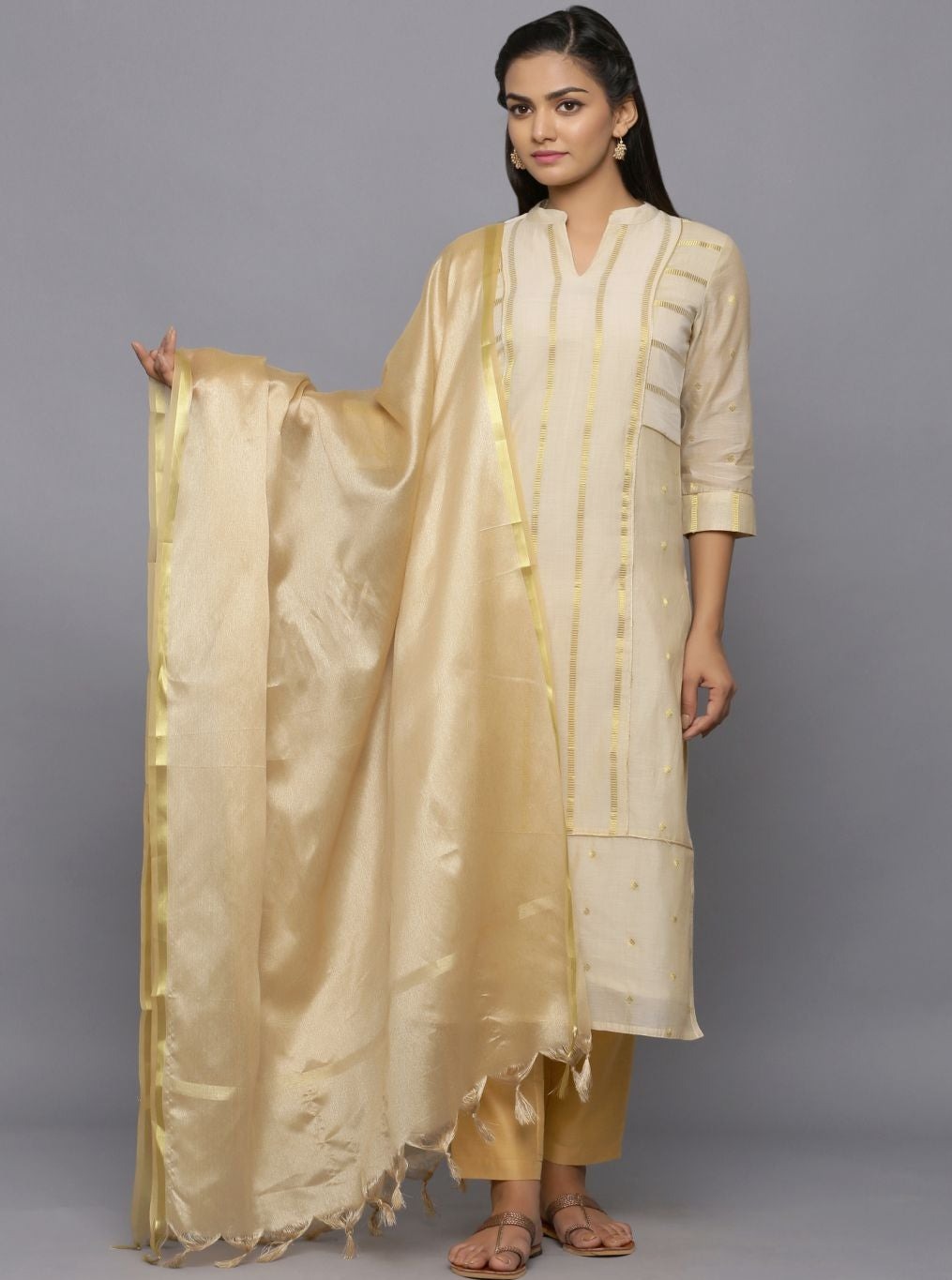 Amaiva Piping Detailed Straight Kurta With Solid Chanderi Pant